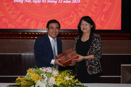 Phó Chủ tịch nước Đặng Thị Ngọc Thịnh biểu dương những thành quả của TCT Cao su Đồng Nai